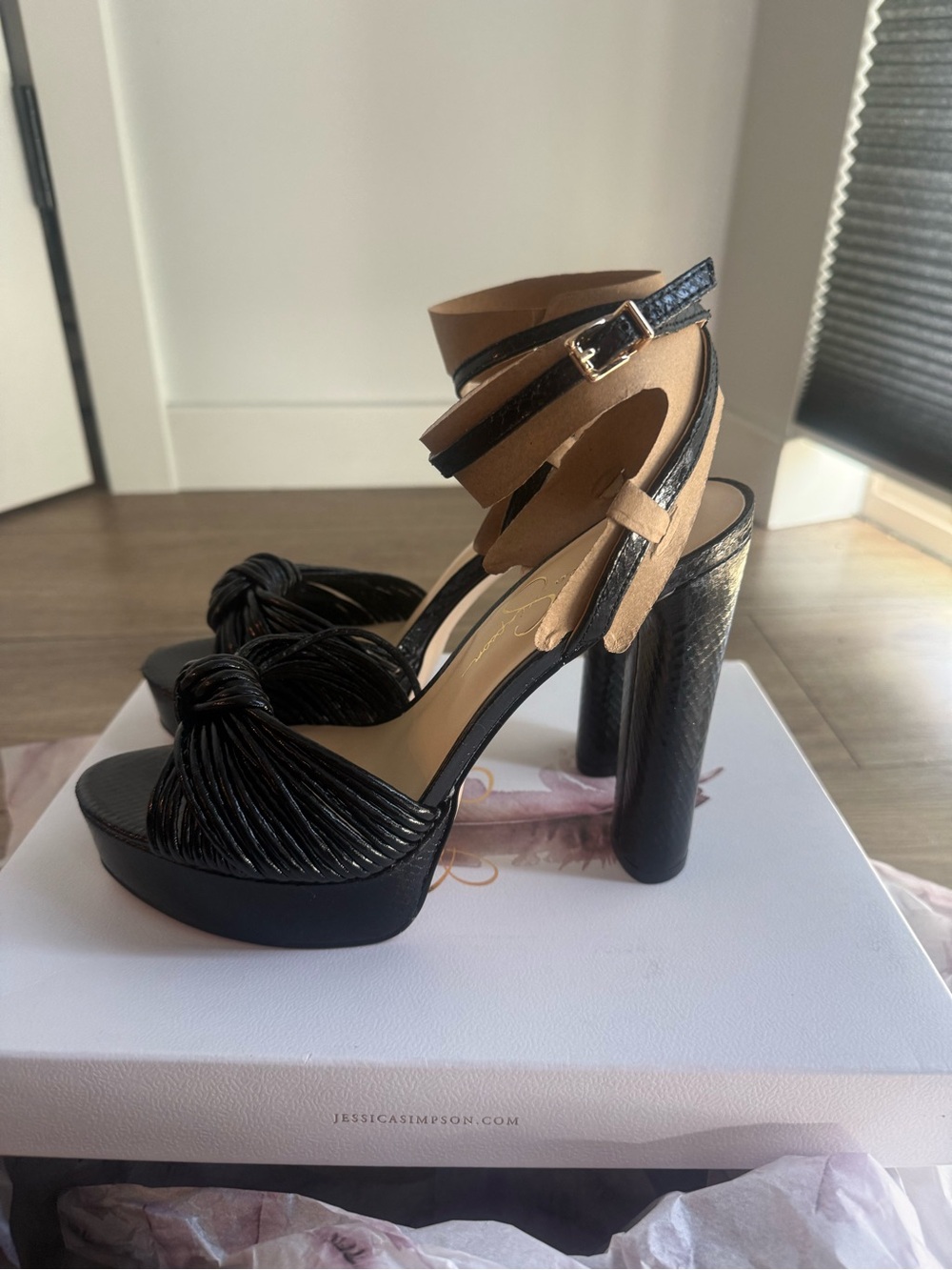 Jessica Simpson Black and Tan Knotted Platform Heels (BRAND NEW)
